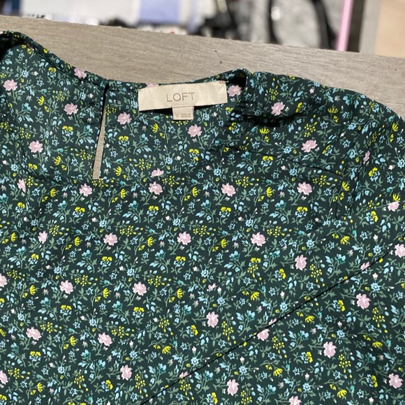 LOFT Ditsy Bloom Draped Sleeve Top - Picture 5 of 14